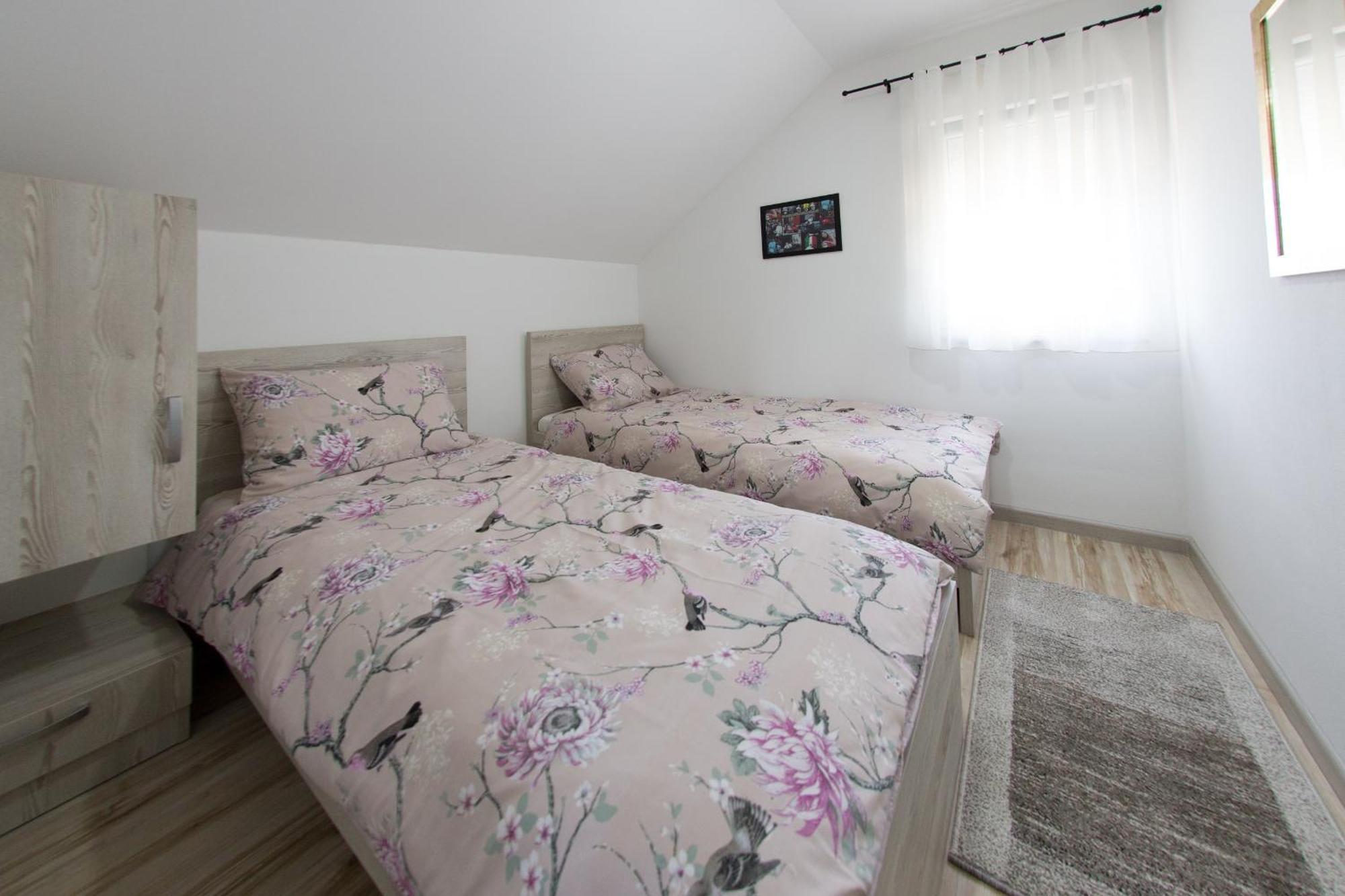 Apartment Kalimero Otočac Eksteriør billede