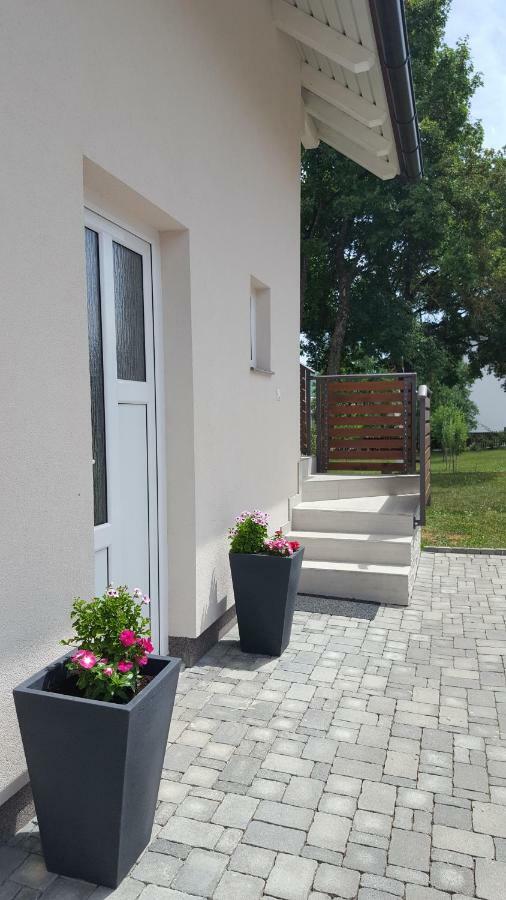 Apartment Kalimero Otočac Eksteriør billede
